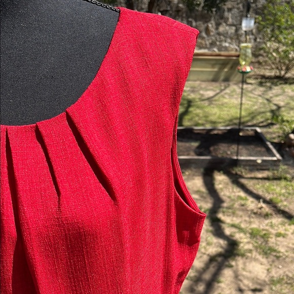 Elegant Red Ellen Tracy  Sleeveless fully lined Dress. Size 14. Side pockets. - Picture 4 of 16